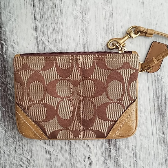 NWT Coach | Wristlet - Picture 3 of 6